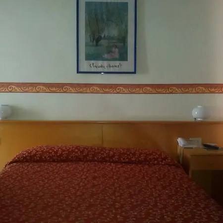 Hotel Athena